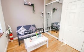 Studio Flat Near Liverpool St & Shoreditch London.